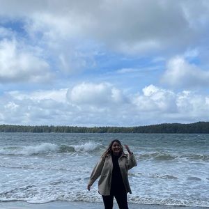 Meet your Posher, Amelia